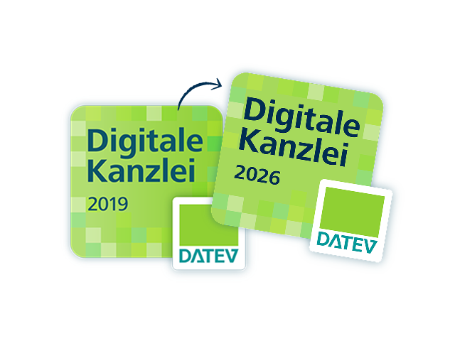Zwei quadratische Logos, die den Text „Digitale Kanzlei“ in verschiedenen Schriftgrößen zeigen, mit den Jahreszahlen 2019 und 2026. Beide Logos sind in grünen Farbtönen mit einem pixelartigen Muster gestaltet und enthalten das Wort „DATEV“.
